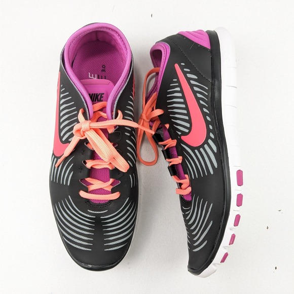 Nike Women's Free Balanza Training Sneakers - Picture 1 of 8